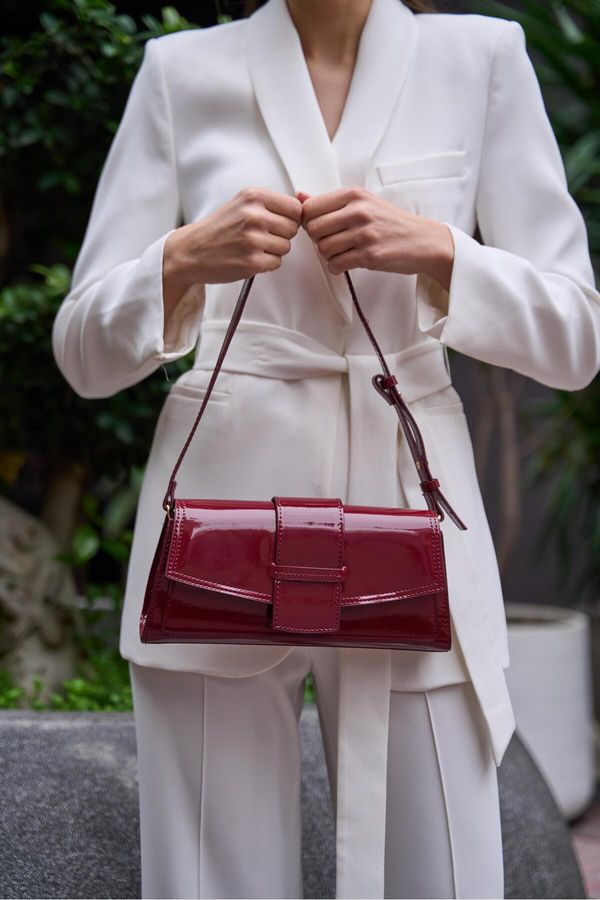 Madamra Madamra Women's Burgundy Patent Leather Diana Rectangle Clamshell Bag -