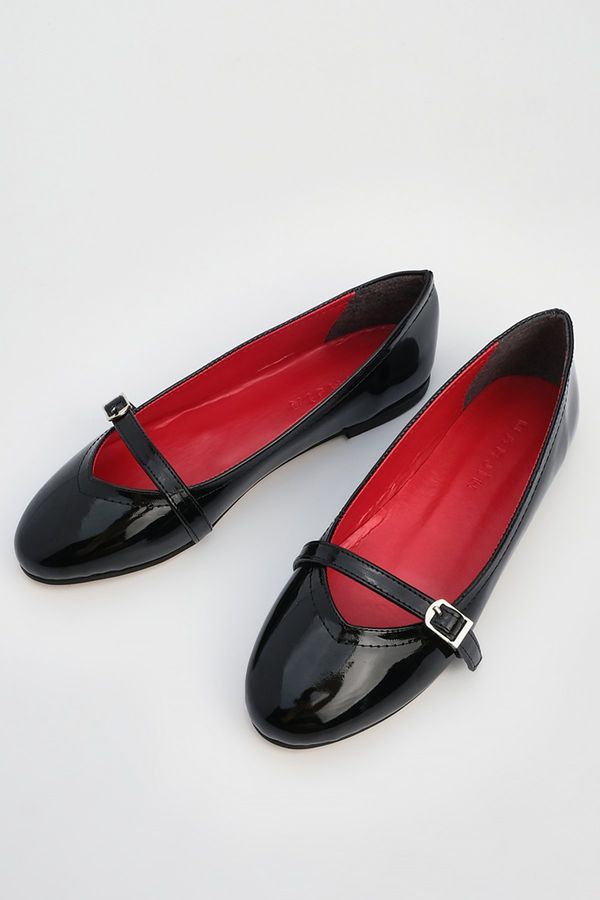 Marjin Marjin Women's Banded Flat Flats Styled Black Patent Leather.