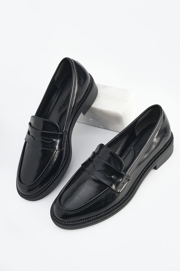 Marjin Marjin Women's Loafers Casual Shoes Celas Black Spreading