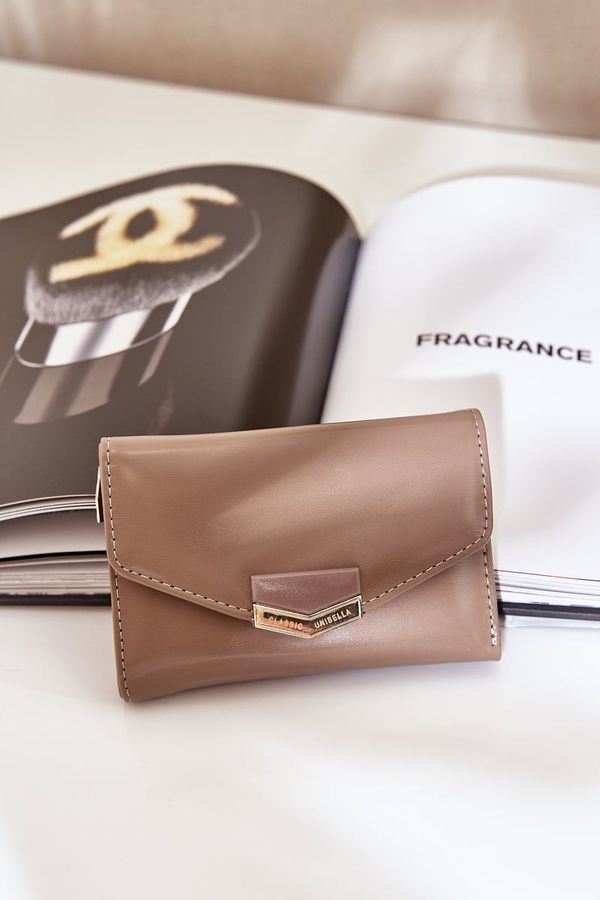 marka niezdefiniowana marka niezdefiniowana Lacquered Women's Wallet Dark Beige Rahner