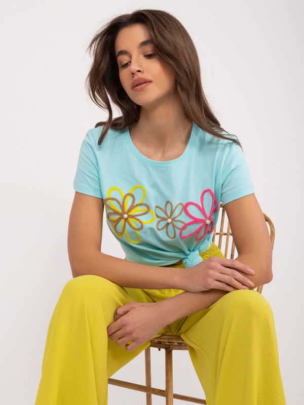 Fashionhunters Mint T-shirt with floral appliqué BASIC FEEL GOOD