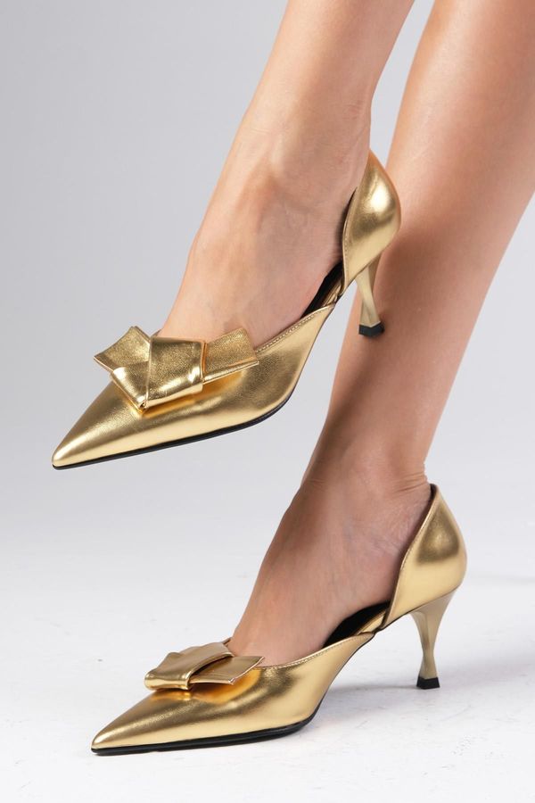 Mio Gusto Mio Gusto Alexa Metallic Gold Color Pointed Toe Bow Accessory Women's Heeled Party and Evening Shoes