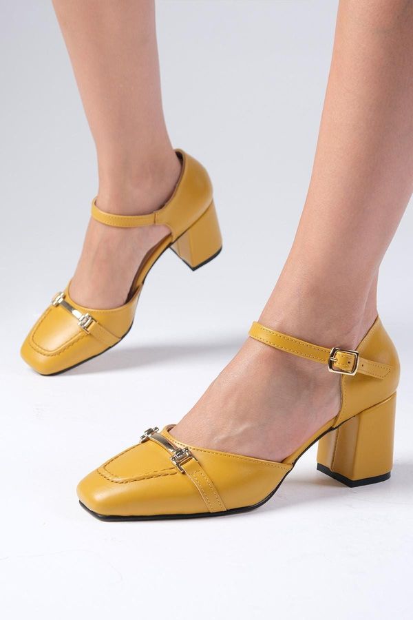 Mio Gusto Mio Gusto Avila Mustard Women's Flat Toe Heels.