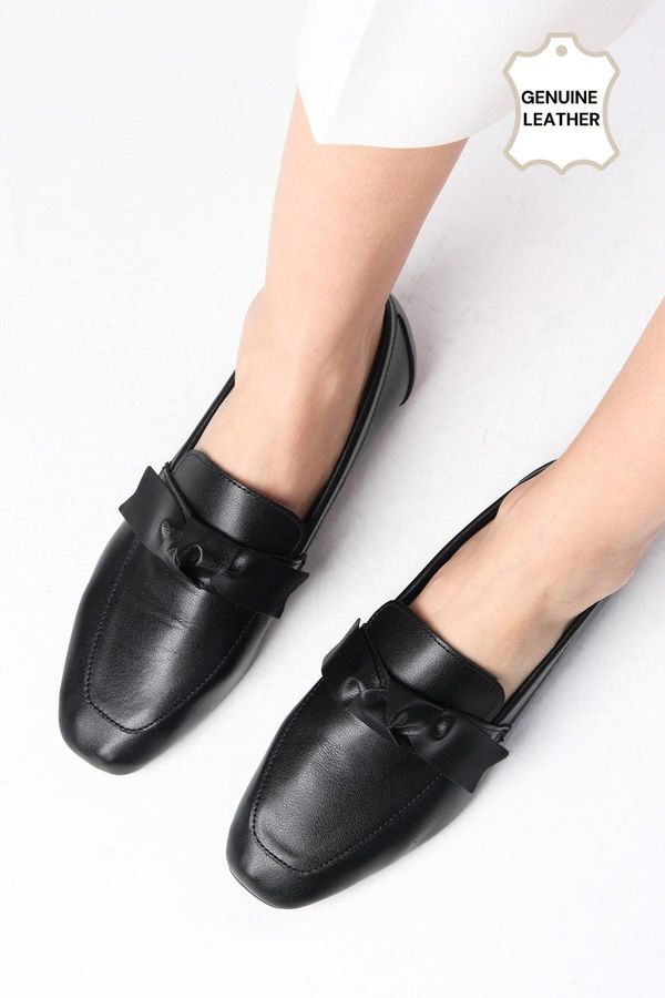 Mio Gusto Mio Gusto Candy Genuine Leather Black Color Bow Accessory Blunt Toe Women's Loafer Shoes