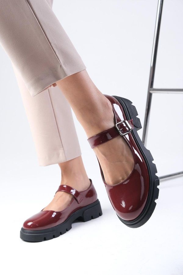 Mio Gusto Mio Gusto Cyntia Claret Red Color Patent Leather Thick Soled Women's Ballerina Loafer Shoes