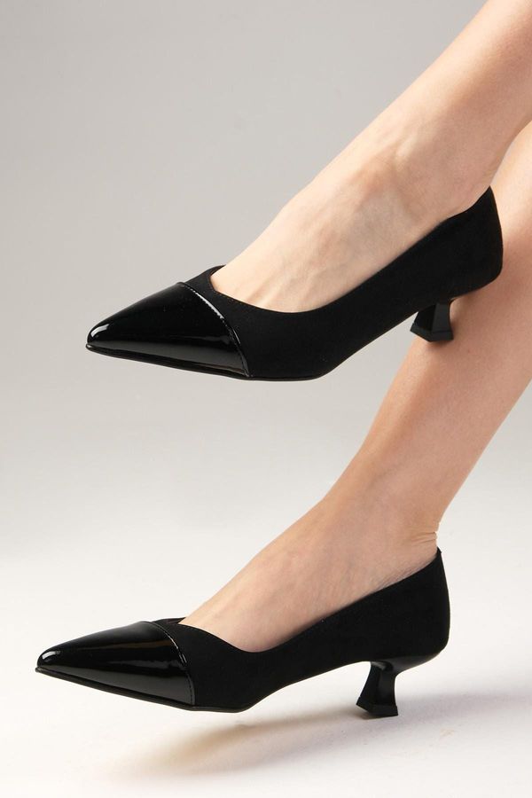 Mio Gusto Mio Gusto Elenor Black Color Patent Leather And Suede Combination Short Heeled Shoes