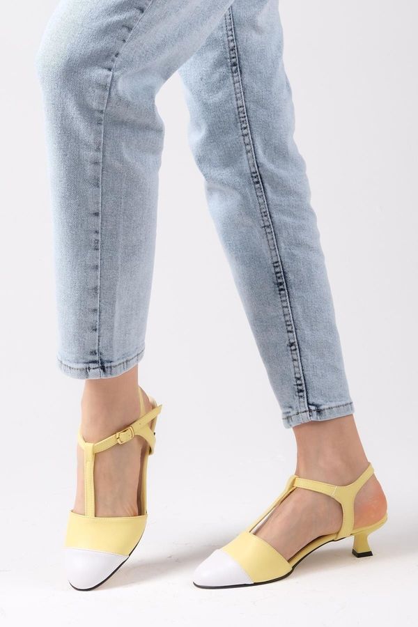 Mio Gusto Mio Gusto Emilia Yellow White Women's Short Heeled Shoes with Open Back.