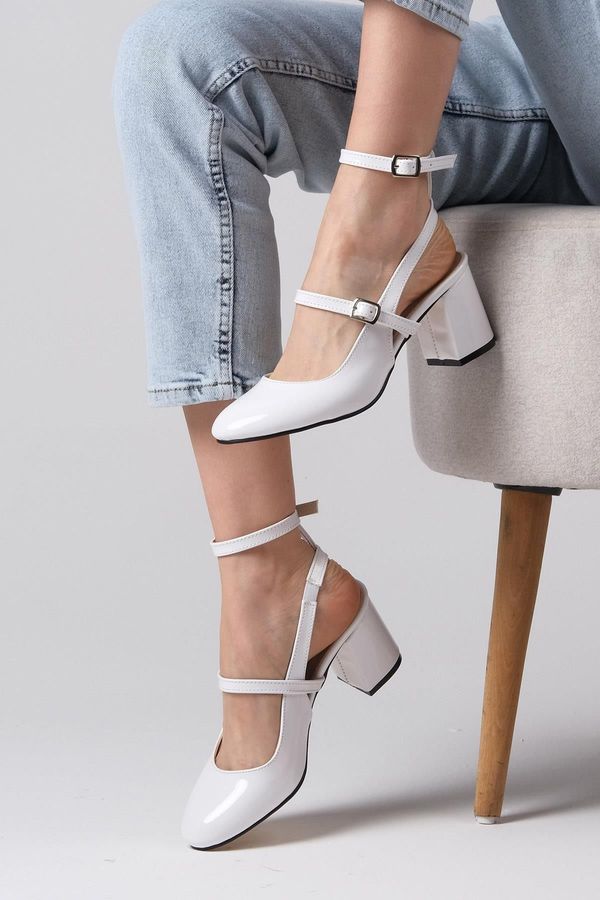 Mio Gusto Mio Gusto Inessa Women's White Open Back Heeled Shoes