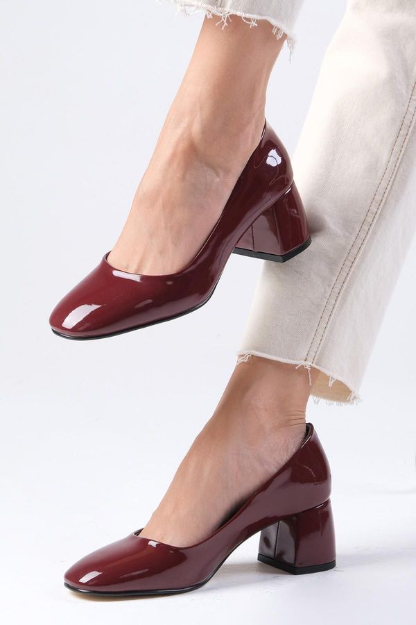 Mio Gusto Mio Gusto Jade Burgundy Color Patent Leather Block Heel Round Toe Women's Heeled Mary Jane Shoes