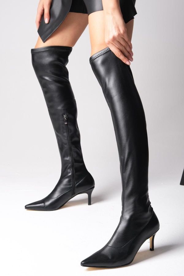 Mio Gusto Mio Gusto Latisha Black Color Low Heel Stretch Boots