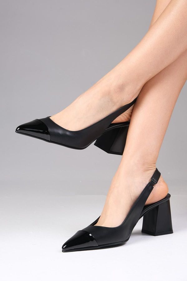 Mio Gusto Mio Gusto Natalie Black Color Pointed Toe Open Back Thick Heeled Shoes