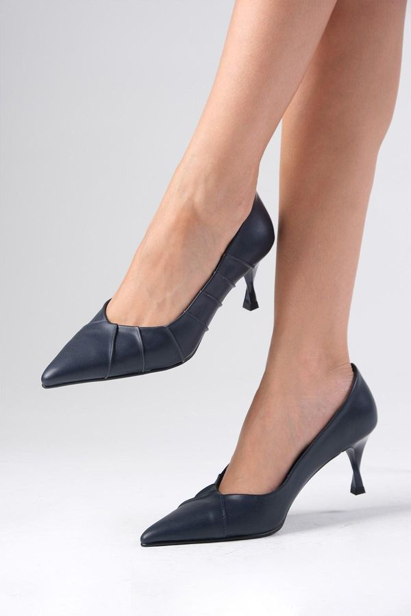 Mio Gusto Mio Gusto Nina Women's Navy Blue Heeled Shoes with Pleats.