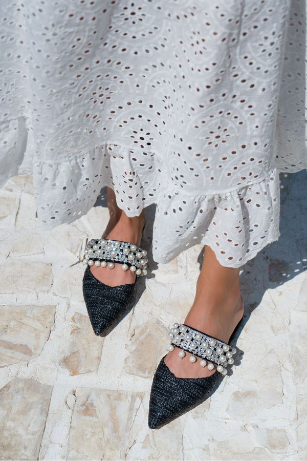 NİŞANTAŞI SHOES NİŞANTAŞI SHOES Fomax Black Straw Pearl Detail Women's Heeled Slippers