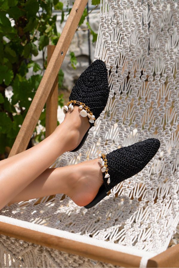 NİŞANTAŞI SHOES NİŞANTAŞI SHOES Lisa Women's Black Knitted Shell Detailed Slippers.