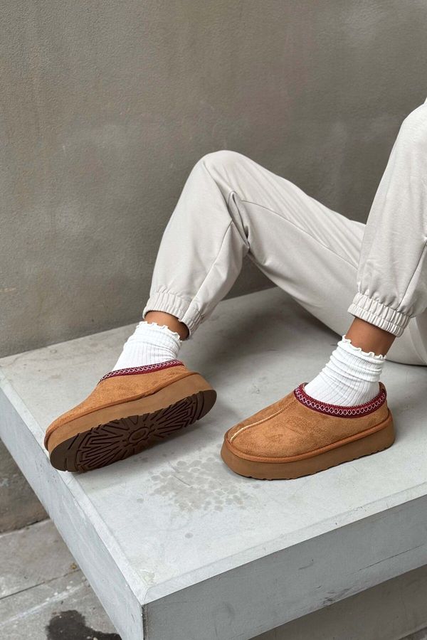 NİŞANTAŞI SHOES NİŞANTAŞI SHOES Sweet Tobacco Suede Inner & Shearling Flat Sole Sabo Indoor Slippers