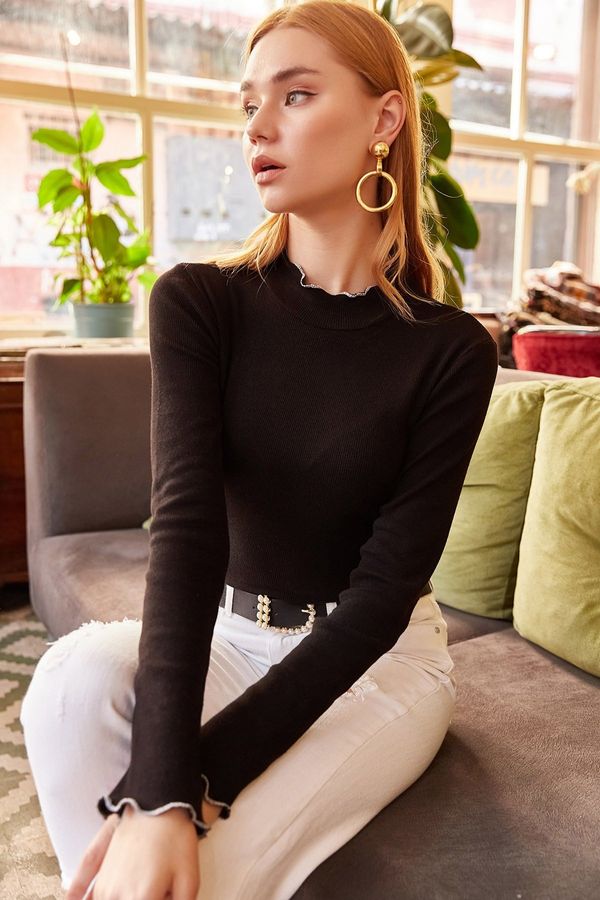 Olalook Olalook Women's Black Collar And Sleeve Detailed Camisole Blouse