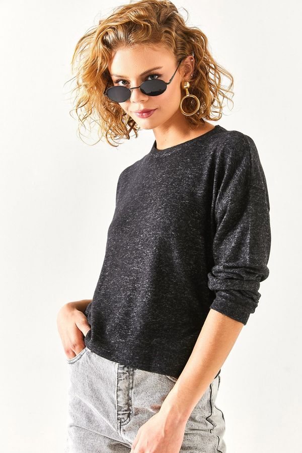 Olalook Olalook Women's Black Crew Neck Bat Soft Textured Blouse