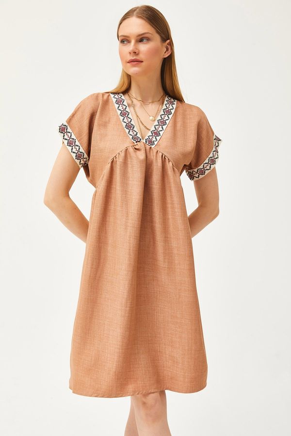 Olalook Olalook Women's Camel Collar Lace Linen Dress