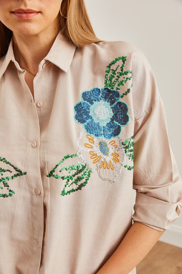 Olalook Olalook Women's Flower Stone Palm Tree Sequin Detailed Woven Shirt