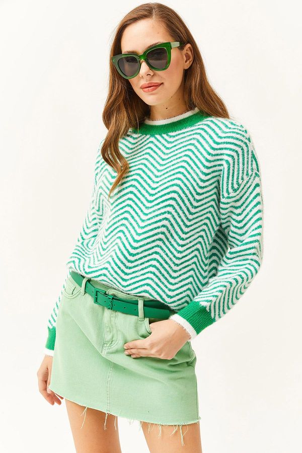 Olalook Olalook Women's Grass Green Bloody Soft Textured Bearded Knitwear Sweater