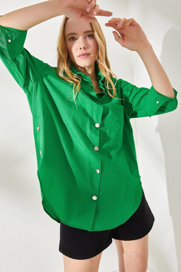 Olalook Olalook Women's Grass Green Oversized Woven Shirt with Buttons at the Sides