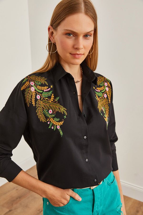 Olalook Olalook Women's Leaf Black Embroidery Detailed Oversize Woven Shirt