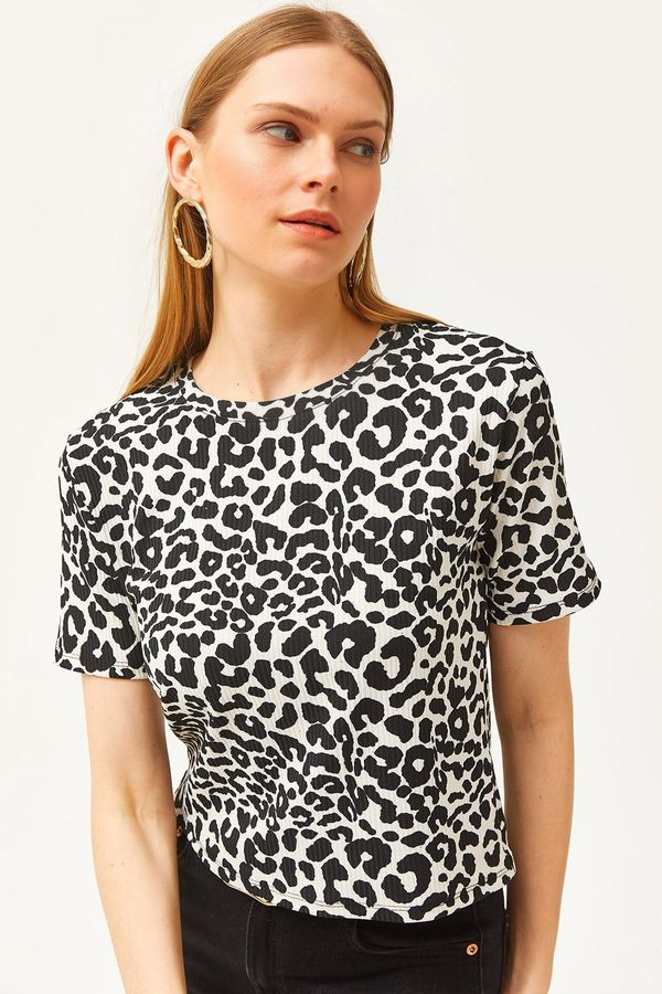 Olalook Olalook Women's Leopard White Ribbed Crop Knitted T-Shirt