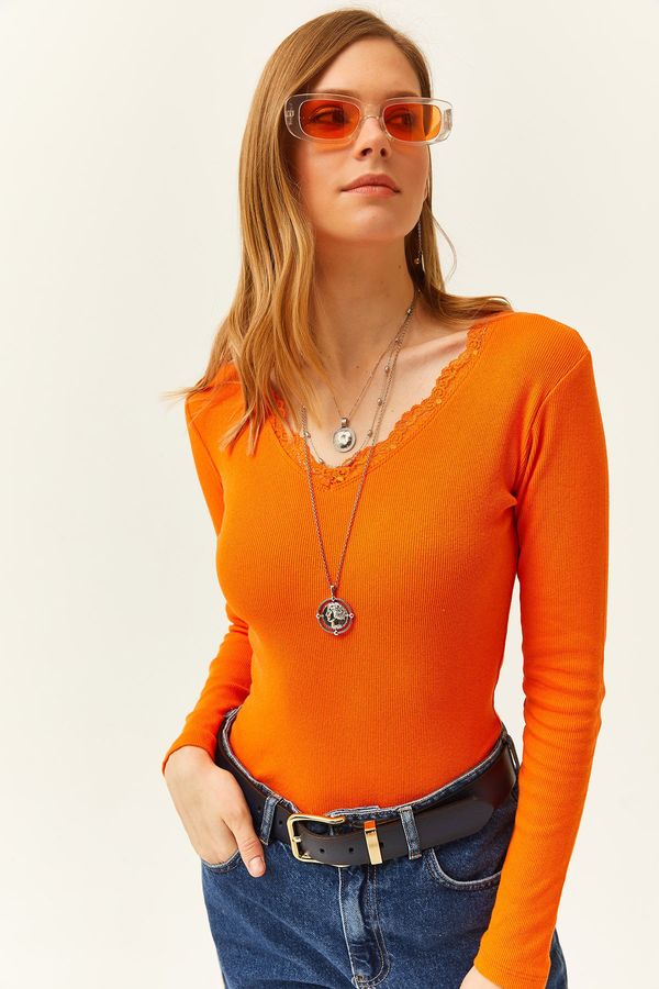 Olalook Olalook Women's Orange Collar Lace V-Neck Camisole Knitted Blouse