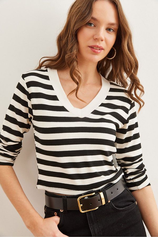 Olalook Olalook Women's Thick Striped Black V Neck Soft Touch Flexible Blouse