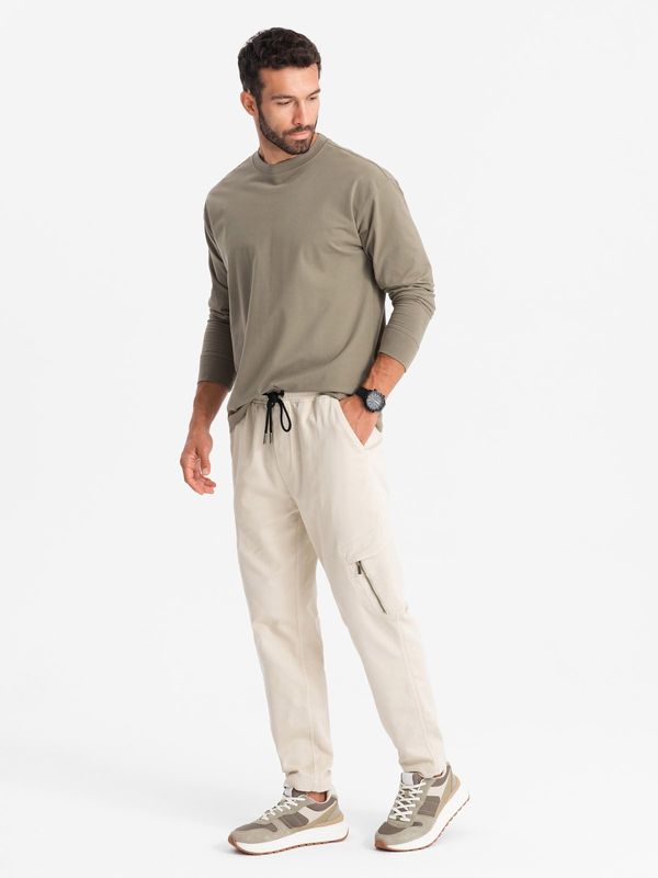 Ombre Ombre Men's knitted joggers with cargo pockets - cream