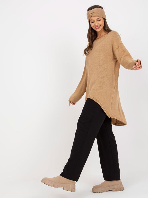 Fashionhunters Oversize camel sweater with longer back OH BELLA