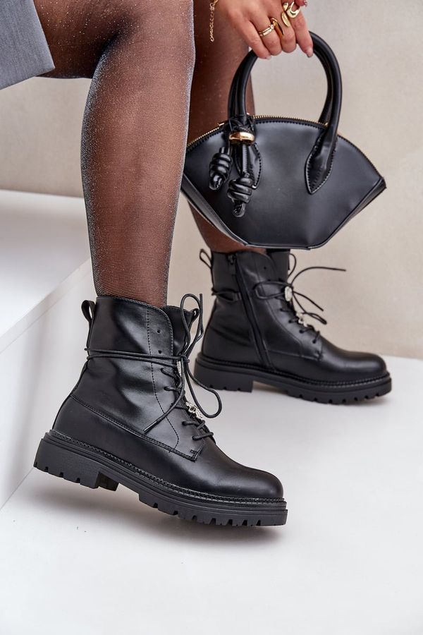 PE1 PE1 Insulated boots with decorative elements on lacing black Irivina