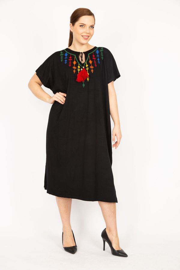 Şans Şans Women's Black Plus Size Embroidery Detailed Low-Sleeve Dress