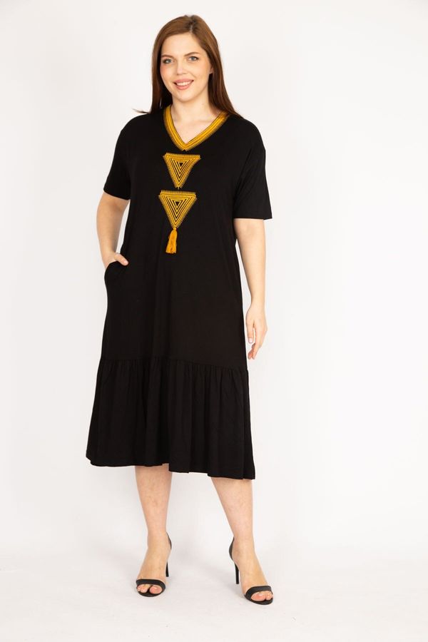 Şans Şans Women's Black Plus Size Embroidery Detailed V Neck Side Pocket Dress
