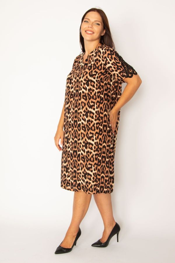 Şans Şans Women's Plus Size Leopard Lace Detailed V-Neck Leopard Patterned Dress