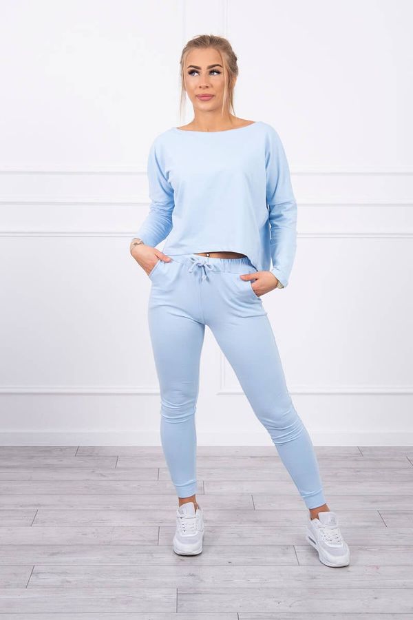 Kesi Set with an oversized blouse in azure color