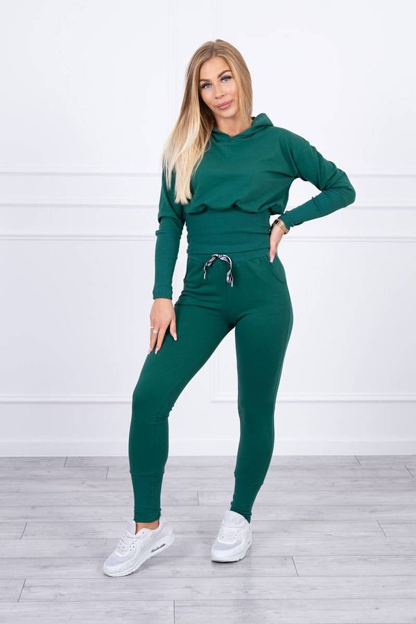 Kesi Set with wide cuffs in green color