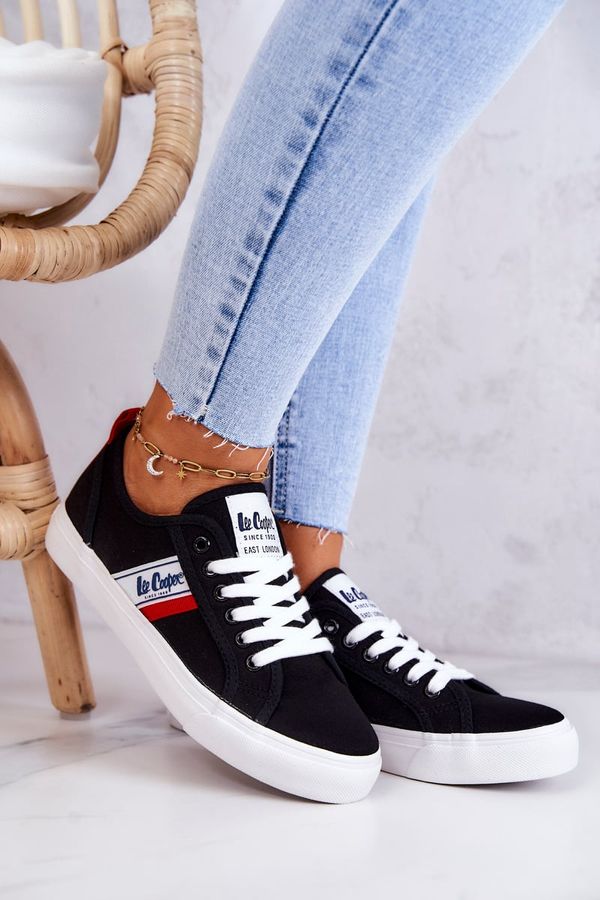 Lee Cooper Sneakers On A Platform Lee Cooper