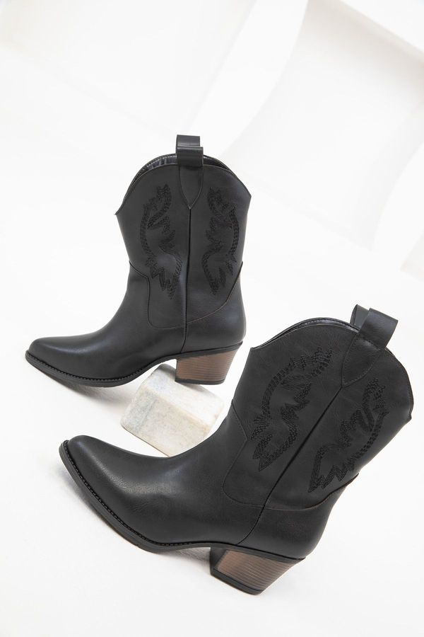 Soho Soho Women's Black Boots & Bootie 18629