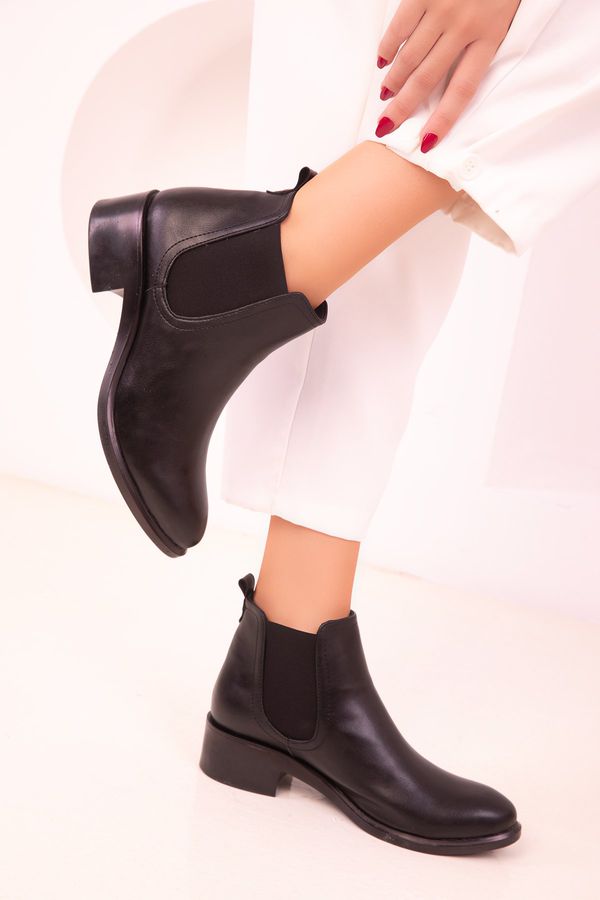 Soho Soho Women's Black Boots & Booties 17479