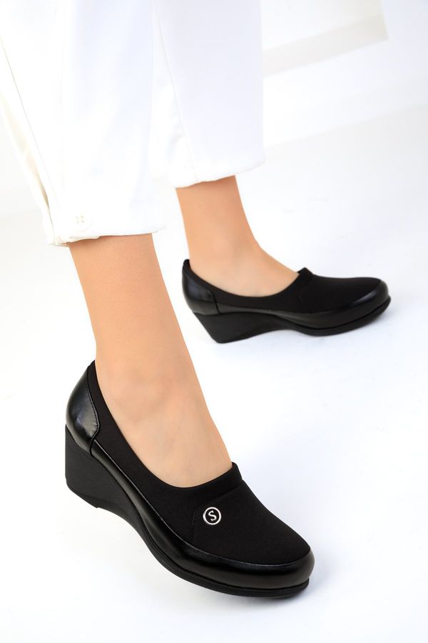 Soho Soho Women's Black Wedge Heels 18918