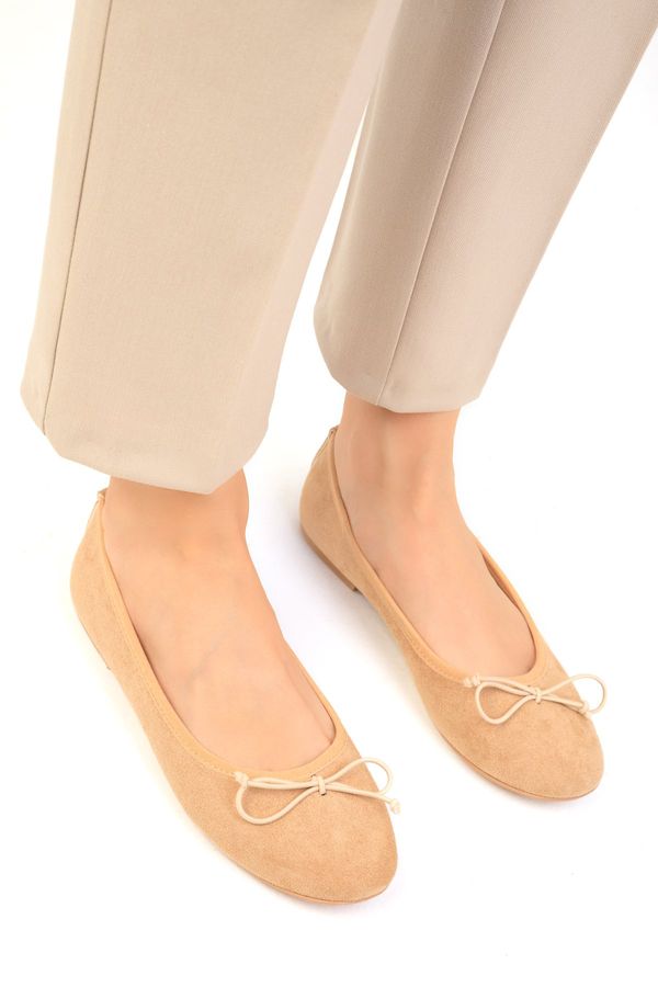 Soho Soho Women's Nude Suede Flats 19003