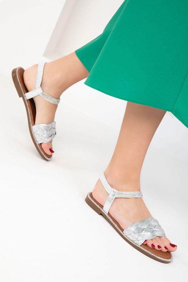 Soho Soho Women's Silver Sandals 18812