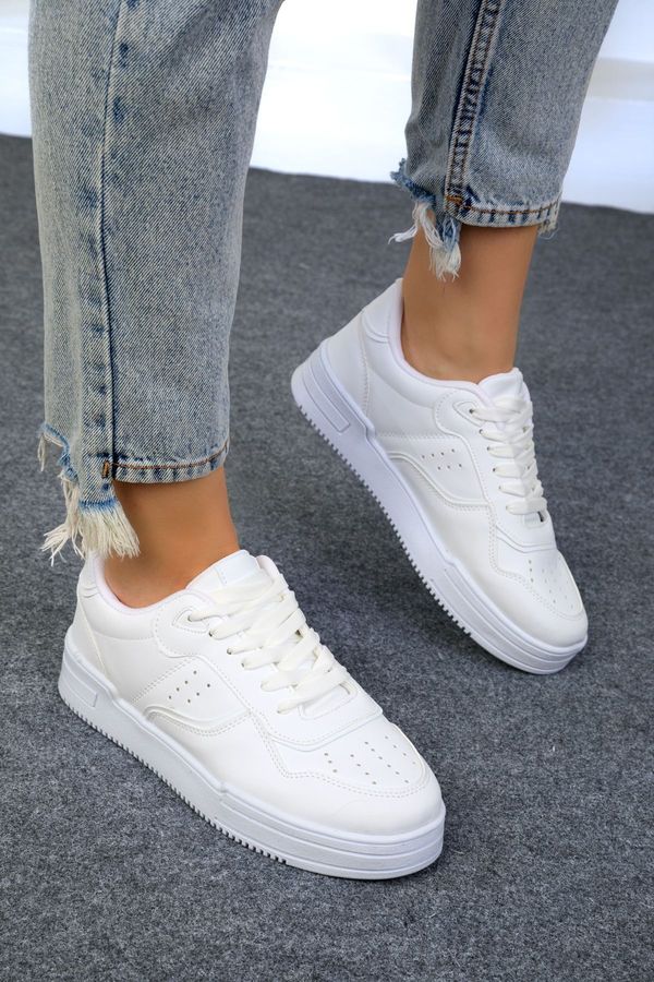 Soho Soho Women's White Sneakers 17941