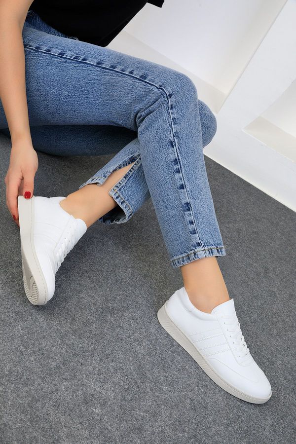 Soho Soho Women's White Sneakers 19075