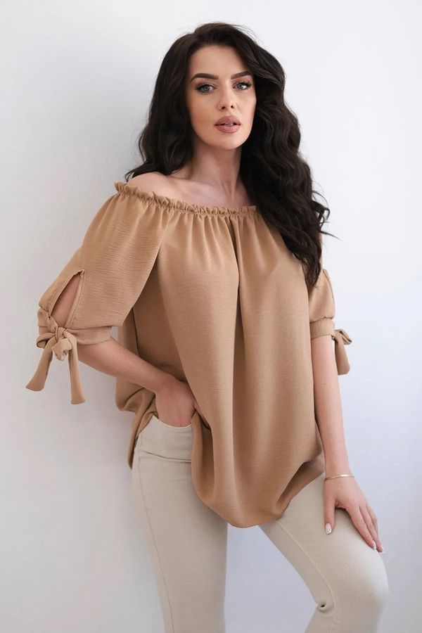 Kesi Spanish blouse with a Camel sleeve tie