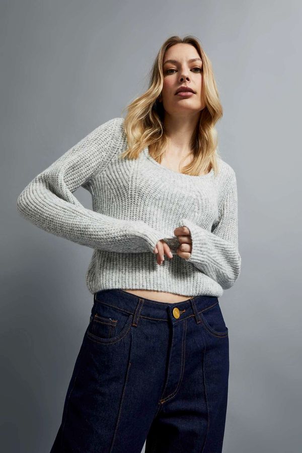 Moodo Sweater with neckline