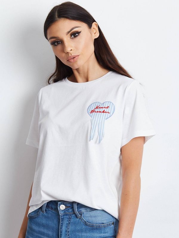 Yups T-shirt decorated with a heart appliqué white