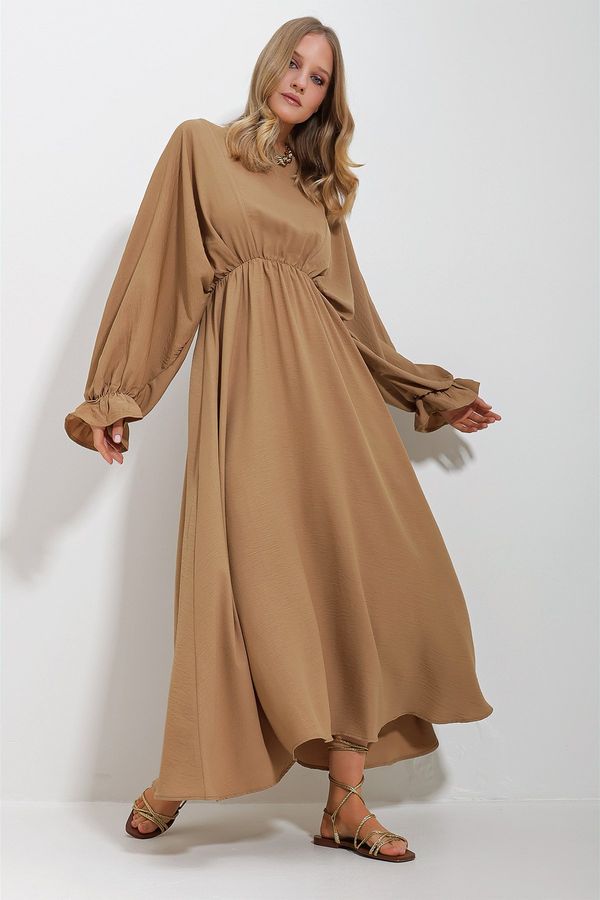 Trend Alaçatı Stili Trend Alaçatı Stili Women Camel Crew Neck Balloon Sleeve Aerobin Fabric Maxi Length Dress
