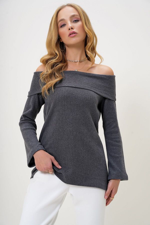 Trend Alaçatı Stili Trend Alaçatı Stili Women's Anthracite Madonna Collar Interlock Fabric Blouse